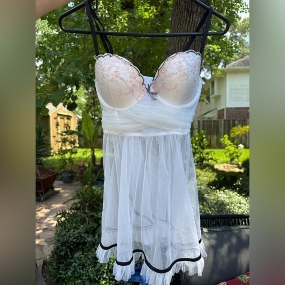 RARE ▶️ Victoria Secret ◀️ Babydoll Dress with bow tie back. 34 C